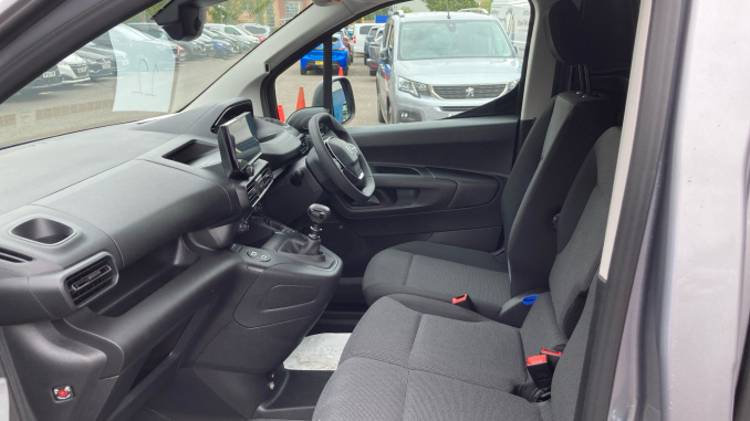Peugeot Partner M Diesel 1.5 BlueHDi 100 Professional Plus Van - Image 13